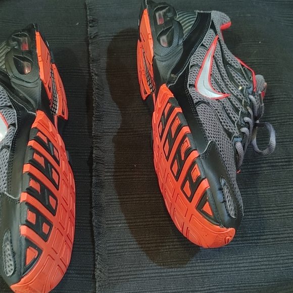 Nike Air Max Gray and Red Sneakers - Picture 10 of 16